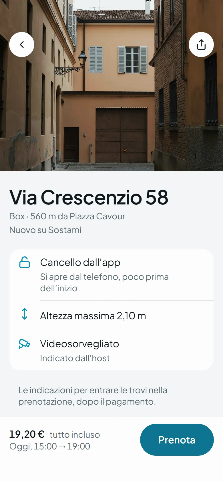 Schermata Scheda posto: foto, come si entra, altezza massima, videosorveglianza e pulsante Prenota